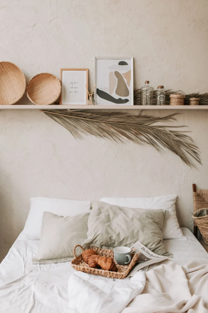 Unique Wedding Gifts for Best Friends: Artistic Touches for a Creative Workspace bedroom decor minimalist 11zon