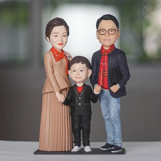Family Portrait Sculptures: A Timeless Expression of Love and Artistic Heritage tuong chan dung gia dinh