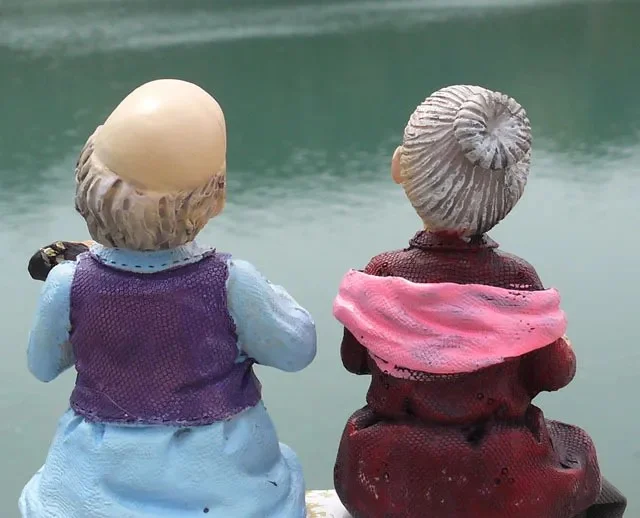 displaying clay sculpture at home