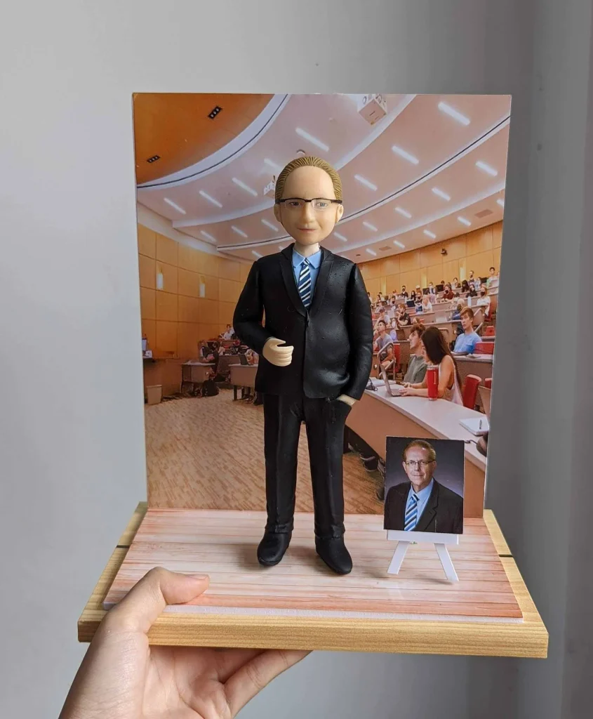 A Distinguished Company Anniversary Gift: Honoring Leadership Through a One-of-a-Kind Masterpiece gift for male employees