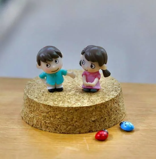 Nghệ Thuật Sắp Đặt Đồ Decor Trong Không Gian Hiện Đại & Làn Sóng Miniature Art Việt Nam tuong mini de ban